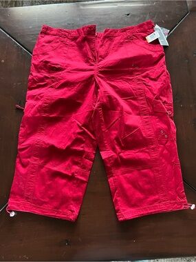 Style & Co. Red Capri Mid Rise Pants